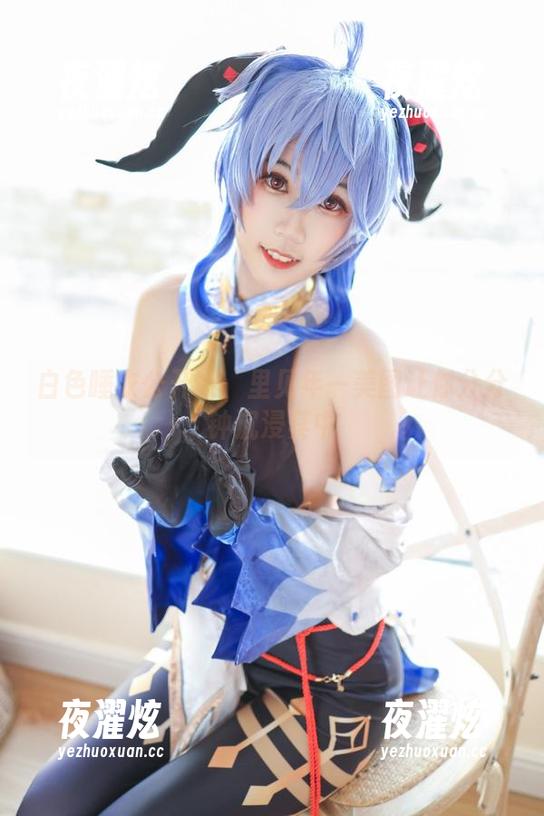 白色睡衣公开课：里见年一美图让你分分钟沉浸其中