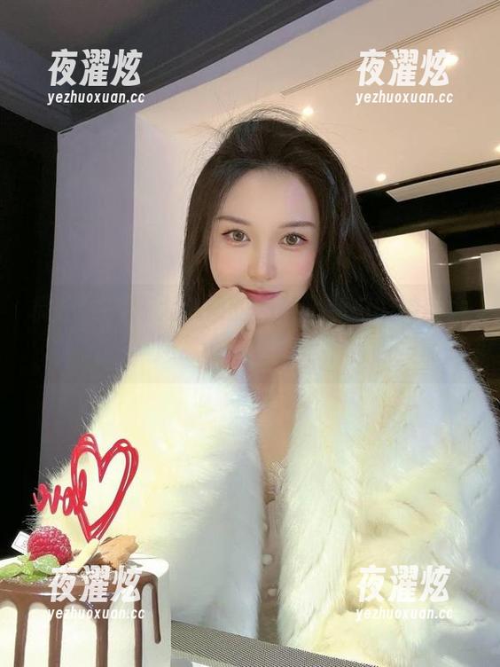 微密圈 - 陈大小姐的视频，私拍的神韵太抓人了，愿意一直留在这个氛围里。