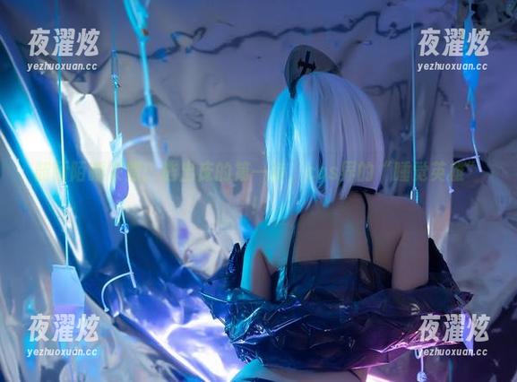 韶陌陌睡衣照：逃出床的第一步，cos界的“睡觉英雄”！