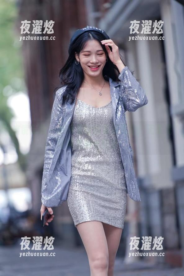 魔镜街拍 - 你没见过的曼曼天使：无圣光写真里的小秘密！